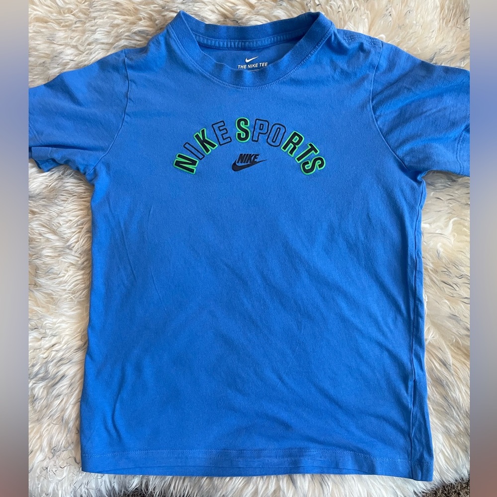 Boys, large Nike shirt. 5 for $20